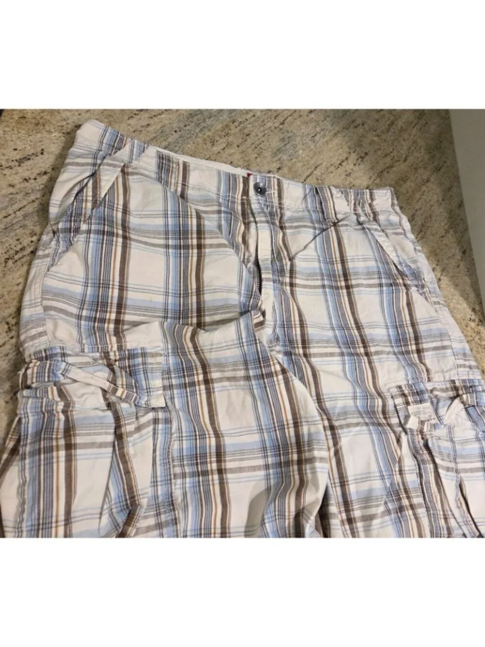 Levi Men’s Plaid Cargo shorts 36 x 10 Brown Blue Skater